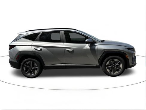 New 2026 Hyundai Tucson SEL FWD image 2