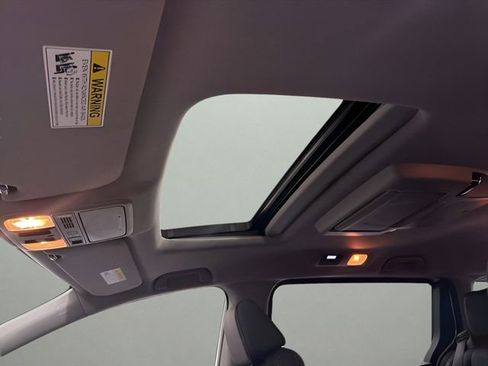 Used 2023 Honda Odyssey Touring image 18