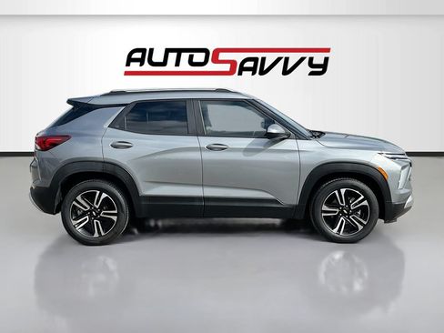 Used 2024 Chevrolet TrailBlazer LT w/ Convenience Package FWD image 8