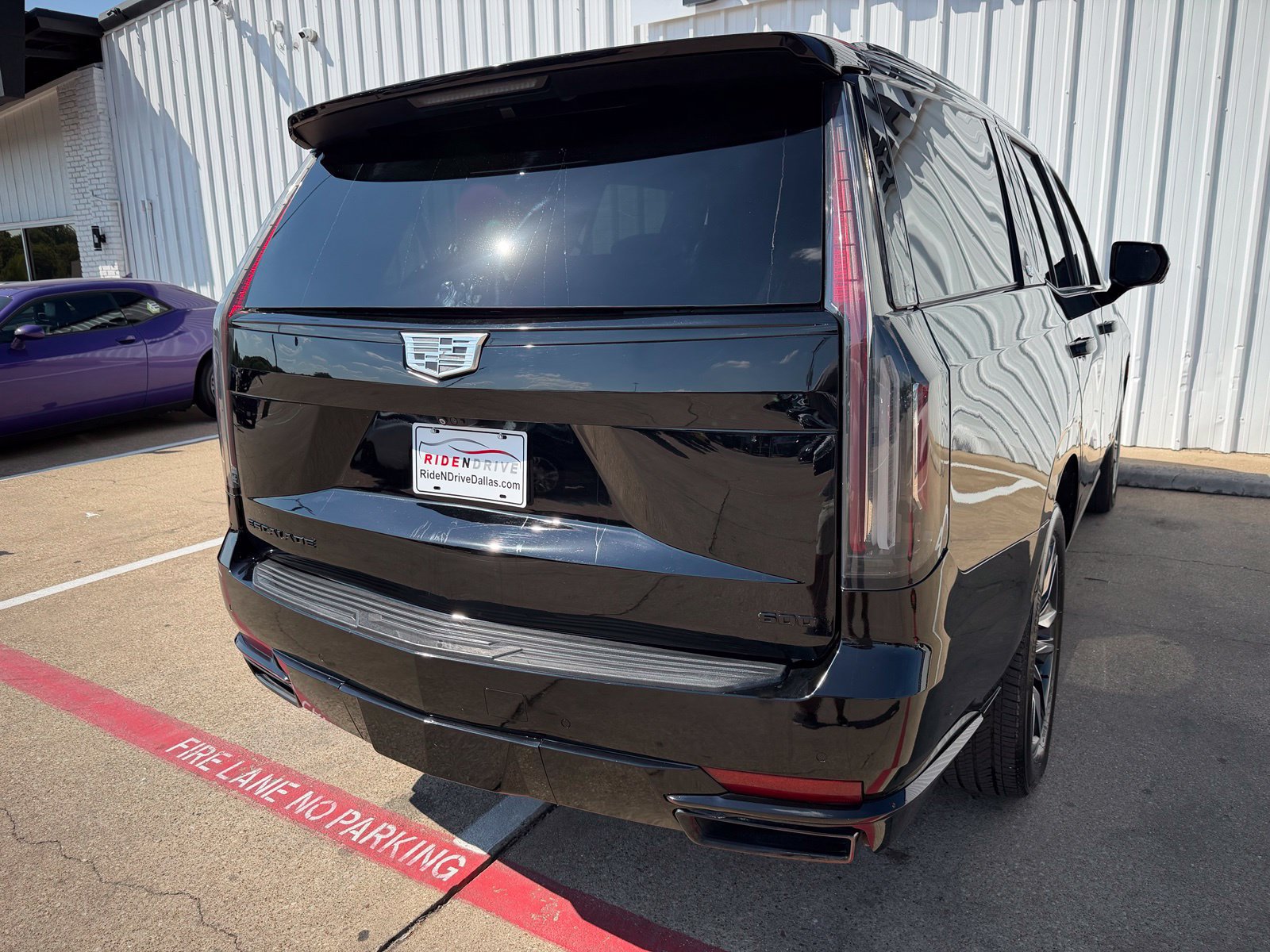 Used 2021 Cadillac Escalade Sport Platinum AWD/4WD image 7