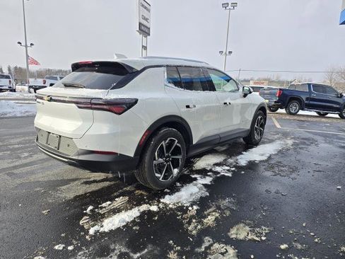 New 2026 Chevrolet Equinox EV LT image 3