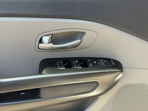 Used 2016 Kia Sedona LX w/ LX Convenience Package FWD image 18