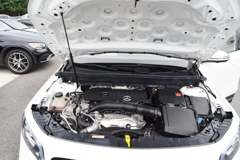 Used 2022 Mercedes-Benz GLB 250 4MATIC image 21
