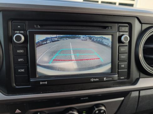Used 2019 Toyota Tacoma SR5 AWD/4WD image 22