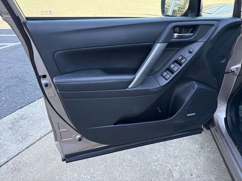 Used 2015 Subaru Forester 2.5i Touring w/ Popular Package #2 image 8