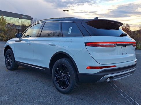 New 2026 Lincoln Corsair Premiere AWD/4WD image 3