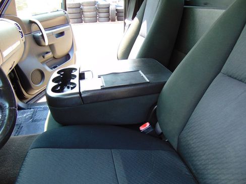 Used 2010 Chevrolet Silverado 1500 LT w/ Interior Plus Package AWD/4WD image 17