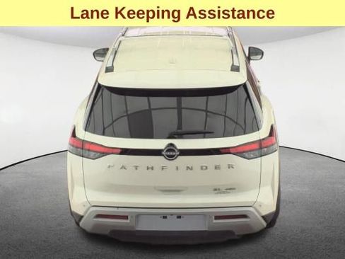 Used 2024 Nissan Pathfinder SL image 7