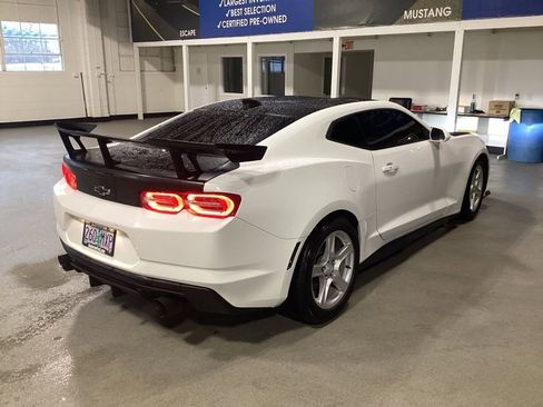 Used 2020 Chevrolet Camaro LT image 6