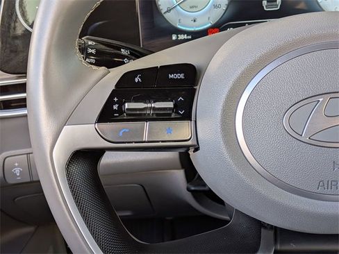 Used 2025 Hyundai Elantra SEL image 15