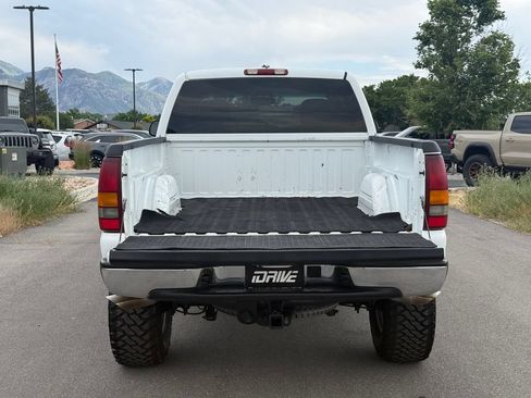 Used 2002 Chevrolet Silverado 2500 LT w/ Off-Road Skid Plate Pkg AWD/4WD image 12