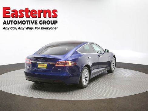 Used 2017 Tesla Model S 90D image 37