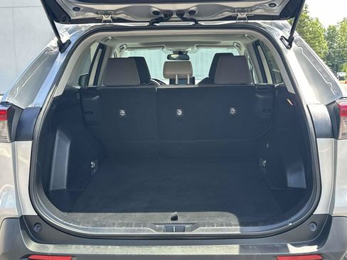 Used 2019 Toyota RAV4 XLE FWD image 8