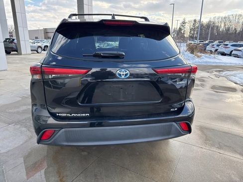 Used 2022 Toyota Highlander Bronze Edition image 6