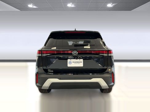 New 2026 Volkswagen Tiguan SE FWD image 10