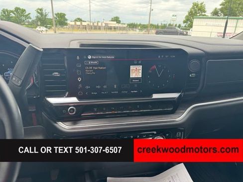 Used 2025 GMC Sierra 2500 SLT w/ SLT Premium Package AWD/4WD image 12