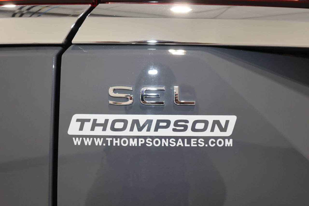 Used 2025 Volkswagen Atlas SEL AWD/4WD image 35