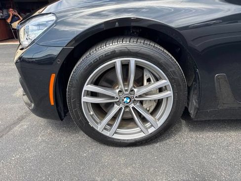 Used 2019 BMW 750i xDrive w/ Executive Package AWD/4WD image 9