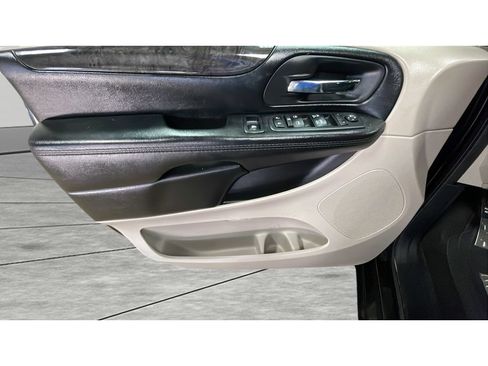 Used 2017 Dodge Grand Caravan SE w/ Power Window Group FWD image 10