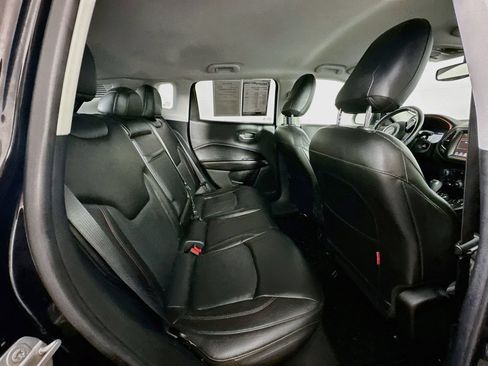 Used 2018 Jeep Compass Trailhawk w/ Leather Interior Group AWD/4WD image 31