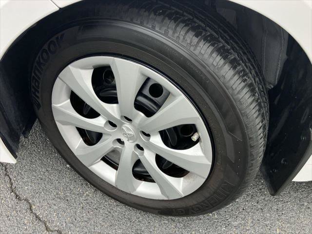 Certified 2025 Toyota Corolla LE FWD image 9