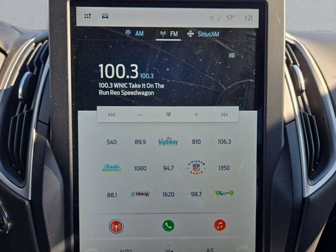 Certified 2024 Ford Edge SEL w/ Convenience Package image 18