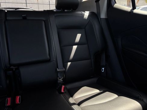 Used 2024 GMC Terrain SLT AWD/4WD image 39