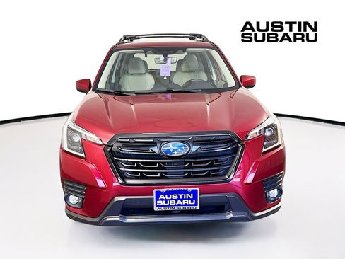 Used 2024 Subaru Forester Premium image 2