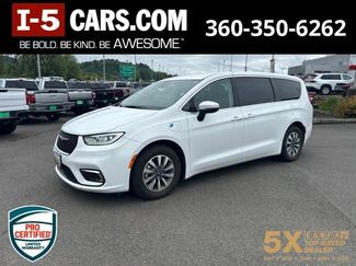 Used 2023 Chrysler Pacifica Touring-L FWD video 1