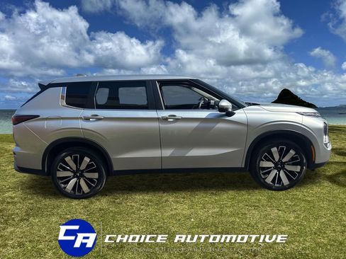 Used 2025 Mitsubishi Outlander SE FWD image 8