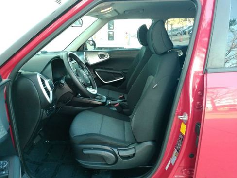 Used 2020 Kia Soul LX image 14