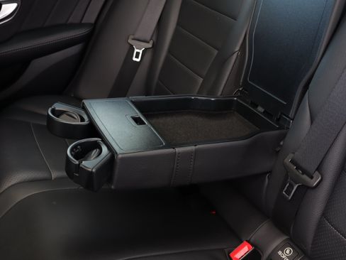 Used 2018 Mercedes-Benz C 300 Sedan image 27