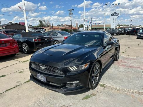 Used 2017 Ford Mustang Coupe RWD image 3