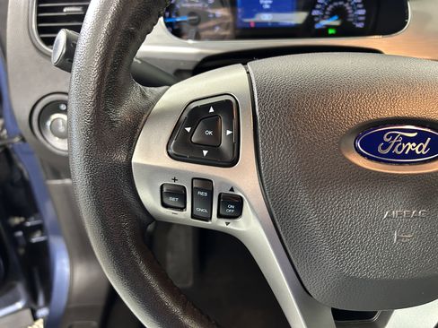 Used 2019 Ford Taurus SEL image 13