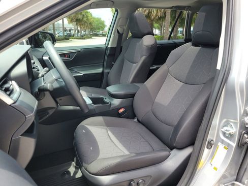 Used 2025 Toyota RAV4 XLE w/ Convenience Package AWD/4WD image 17