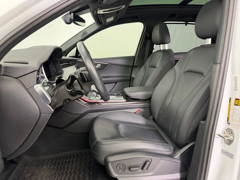 Used 2023 Audi Q7 Premium Plus image 4