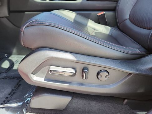 Certified 2025 Honda Pilot Black Edition image 26