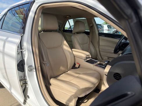 Used 2013 Chrysler 300 RWD image 40