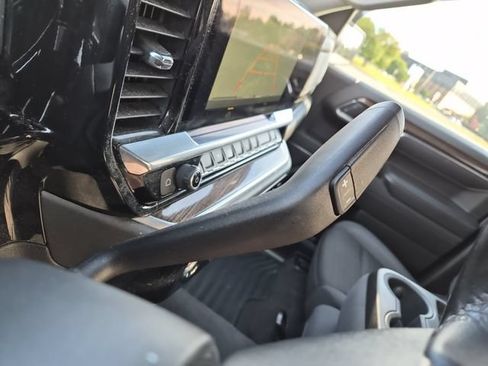 Used 2022 Chevrolet Silverado 1500 LT AWD/4WD image 18