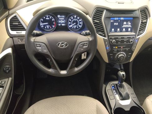 Used 2018 Hyundai Santa Fe SE FWD image 22