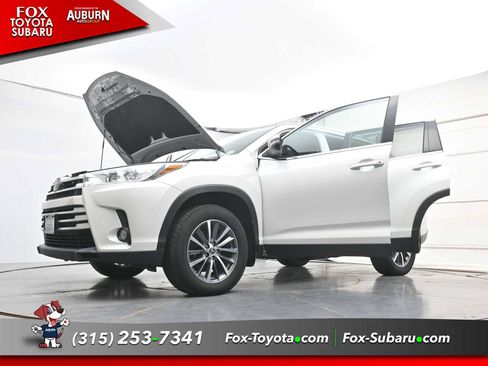 Used 2019 Toyota Highlander XLE AWD/4WD image 36