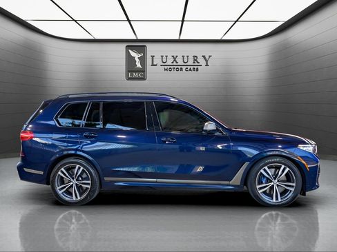 Used 2020 BMW X7 M50i w/ Dynamic Handling Package AWD/4WD image 9