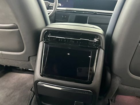 Certified 2025 Cadillac Escalade IQ Sport 2 w/ LPO, ONYX Package AWD/4WD image 24
