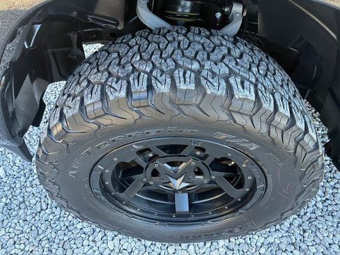 Used 2019 RAM 1500 Laramie image 12