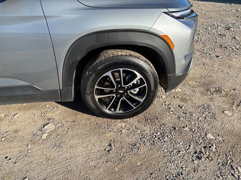 Used 2025 Chevrolet TrailBlazer LT w/ Driver Confidence Package image 28