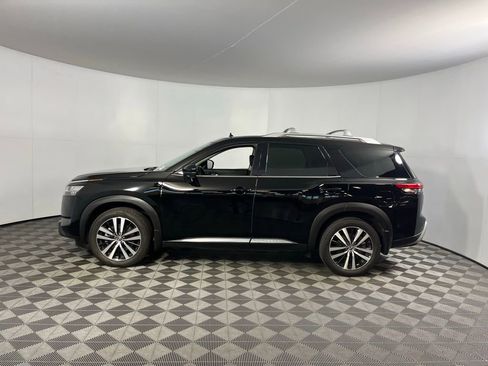 Used 2023 Nissan Pathfinder Platinum w/ Cargo Package image 9