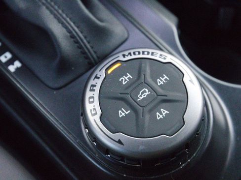 Used 2022 Ford Bronco Wildtrak image 24