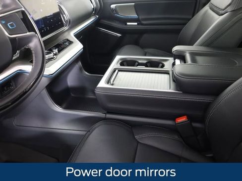 New 2025 Ford Expedition Max Platinum w/ Driver's Package image 53