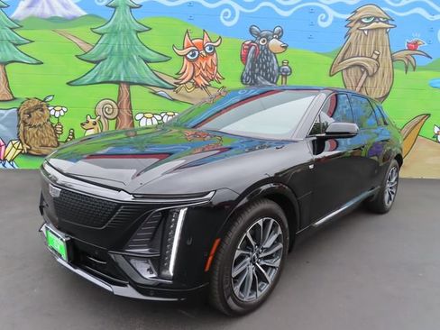 Certified 2024 Cadillac Lyriq Sport AWD/4WD image 3