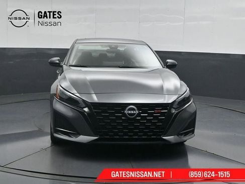 New 2026 Nissan Altima 2.5 SR w/ SR Midnight Edition Package FWD image 5